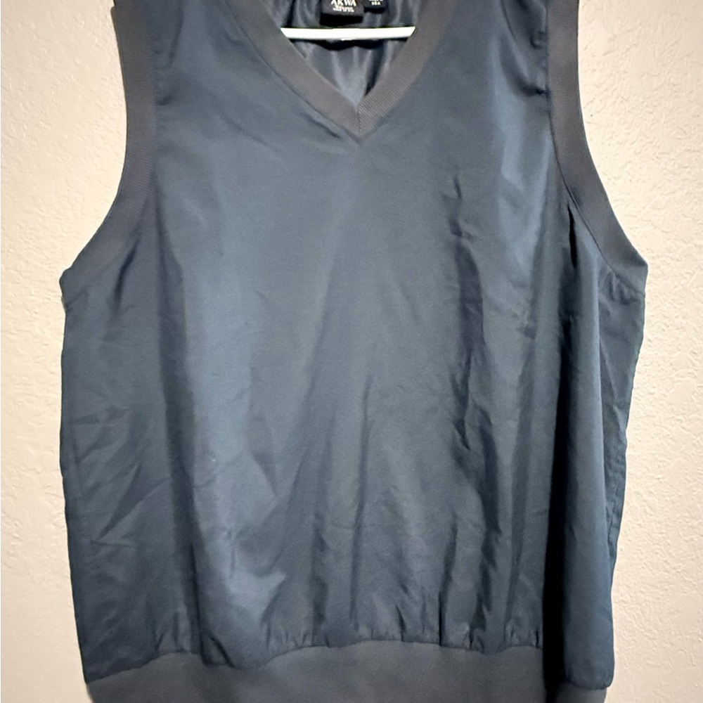 Men's Akwa Classic Golf V Neck LARGE Vest. Dark blue.  Made In USA